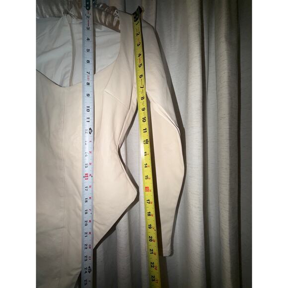 Cream Ivory White Vegan Leather Bodysuit S Long Sleeve Sweetheart Bridal Winter - Picture 8 of 9